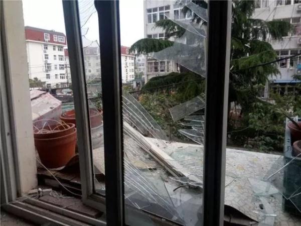 突發(fā)！青島一居民樓發(fā)生爆燃！已造1人死亡，7人受傷！3公里外有震感…